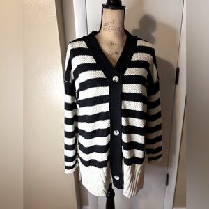 NWOT Pretty Garden long sleeve button down chunky knit oversized cardigan